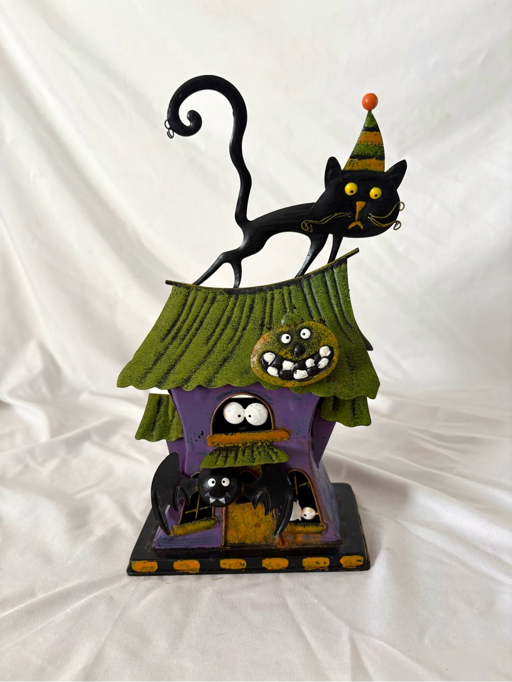 Halloween haunted mansion black car spooky decoration holiday retro candle